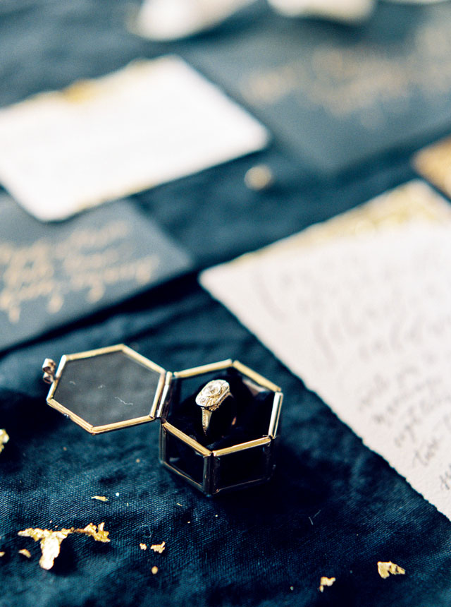 emily-katharine-photography-black-gold-poe-inspired-wedding-ideas-26